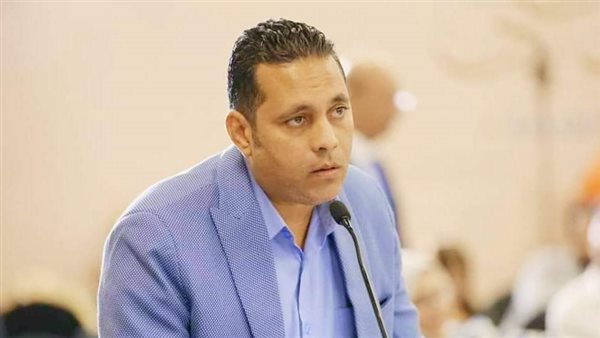 خبير العلاقات الدولية يكشف لـ”مصر تايمز” سيناريوهات المواجهة بين أمريكا وإيران في مضيق هرمز