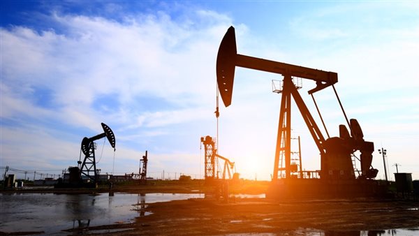 أسعار النفط تقلص خسائرها اليومية وتواصل الصعود.. وبرنت عند 76.38 دولار وWTI عند 72.19 دولار