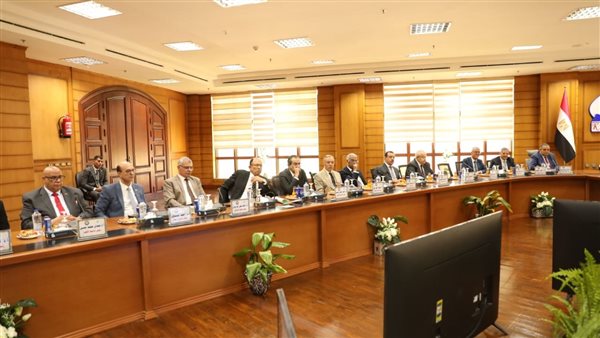 ضبط صاحب كيان تعليمي وهمي للنصب على راغبي الدراسة بالخارج بالجيزة