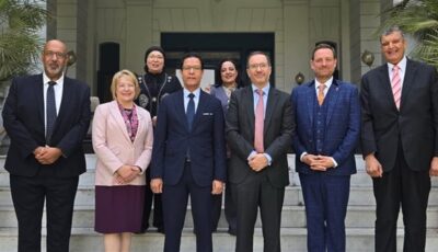 السفير البريطاني يبحث مع جامعة بنها تعزيز التعاون الأكاديمي والبحث العلمي