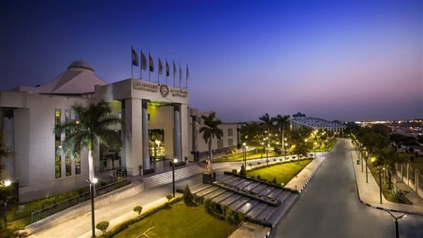 مصاريف جامعة مصر للعلوم والتكنولوجيا 2026.. رسوم جميع الكليات للعام الدراسي الجديد