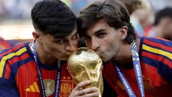 برشلونة يؤجل تجديد عقد فيران توريس بسبب اللعب المالي النظيف وباريس سان جيرمان يترقب