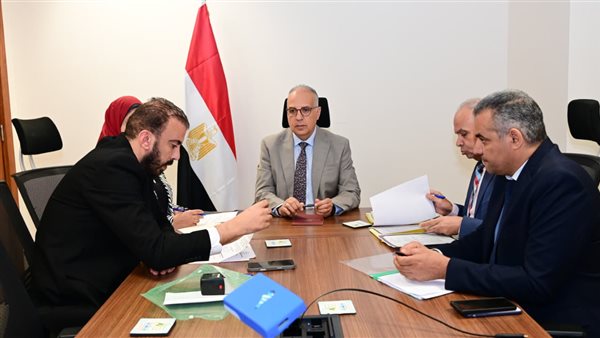 وزير الري يناقش مع نواب كفر الشيخ والدقهلية طلبات إحلال وتجديد كباري على المجاري المائية
