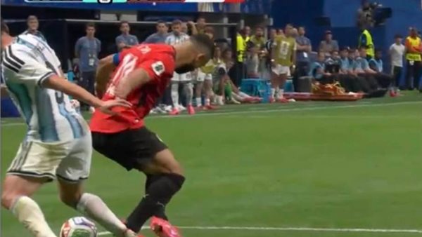 توفيق عكاشة يطالب اتحاد الكرة بتقديم احتجاج رسمي لـ«فيفا» بسبب أخطاء التحكيم