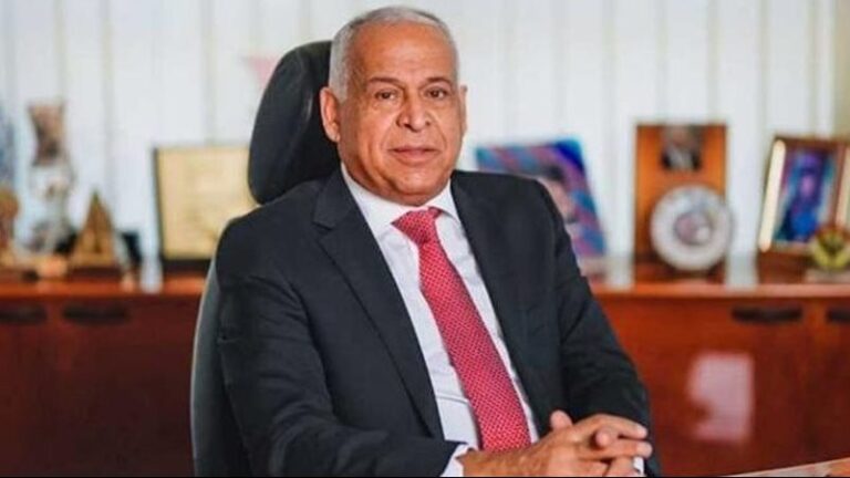 دلع لاعبين.. فرج عامر يثير الجدل قبل مباراة الأهلي وزد