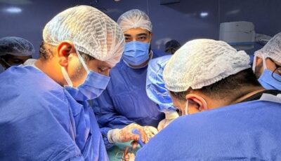 فريق طبي من جامعة الأزهر ينجح في إجراء عملية دقيقة لطفلة بمستشفى بئر العبد