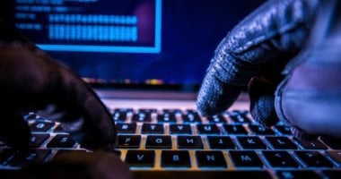 سنغافورة تشدد قواعد مكافحة الاحتيال على منصات التواصل والمراسلة