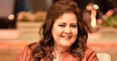 بدلة و باروكة وشنب.. اعرف قصة أغرب تنكر لدلال عبد العزيز