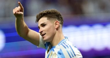 إشبيلية ضد أتلتيكو مدريد.. برشلونة يلجأ لحيلة لضم ألفاريز من بوابة الهلال السعودي