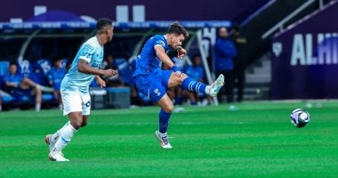 الفيحاء ضد الهلال.. سافيتش يمنح الزعيم التقدم في الشوط الأول