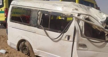 إصابة 5 أشخاص إثر انقلاب ميكروباص بطريق الإسكندرية الصحراوى