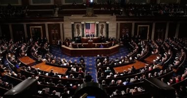الديمقراطيون يعدون تشريعا لمواجهة أمر ترامب بإعادة تسمية بحيرة أونتاريو