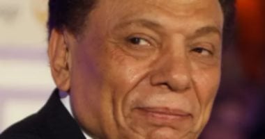 عمرو عرفة يعيد ذكريات «زهايمر».. فيديو نادر من كواليس فيلم عادل إمام بعد 16 عامًا