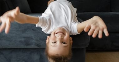 لو طفلك مش مركز.. 8 أسباب وراء تشتت الانتباه وطرق التعامل معها