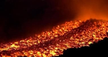 ثوران بركان إتنا يمدد إغلاق مطار كاتانيا لليوم السابع على التوالي.. فيديو