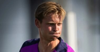 مانشستر سيتي يدرس ضم فرينكي دي يونج لاعب وسط برشلونة