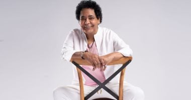 محمد منير يفاجئ الجمهور: “يسألوا عنك” النهاردة.. والنسخة النوبي بعد أيام