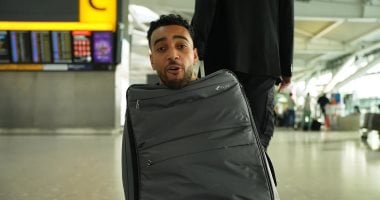 يوتيوبر يسافر عبر القارات السبع دون إنفاق دولار واحد.. ويكشف كيف فعلها