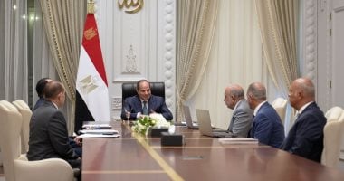 الرئيس السيسى يوجه بتنمية التصنيع المحلي في صناعات الرمال السوداء والأسمدة