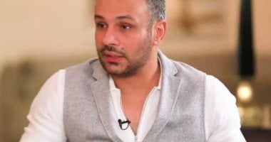 محمد عطية يعلن وفاة والدته: مش قادر أرد على مكالمات أو رسائل