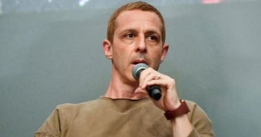 جيريمي سترونج عاش بلكنة بولندية لمدة 7 أشهر استعدادًا لدور جديد