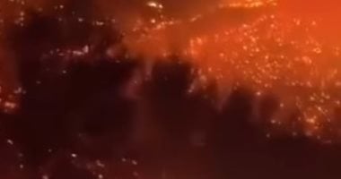 أوروبا تحترق.. مشاهد مروعة لحرائق الغابات تجبر الآلاف على الفرار.. فيديو