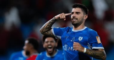 الهلال يتقدم على الرائد بهدف نظيف فى الشوط الأول بكأس خادم الحرمين