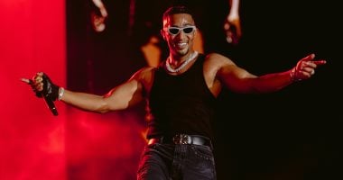 محمد رمضان يطمئن على مصطفى كامل بعد إصابته رغم أزمة حفل الساحل الأخيرة