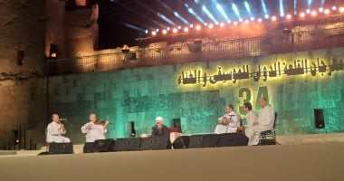 ياسين التهامي يشعل أجواء مهرجان القلعة بوصلة من الابتهالات والمدائح