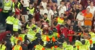 اشتباكات بين جماهير الأهلى والشرطة خلال مواجهة كأس خوان جامبر.. فيديو