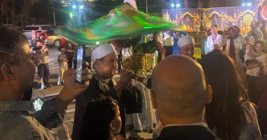 تنورة ومزمار في انطلاق ليالي صيف المسرح وسط إقبال جماهيري بساحة الأوبرا