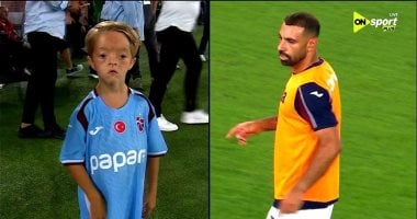 طرابزون ضد فيرينكفاروسي.. مشجع ليفربول يدعم محمد صلاح فى أول ظهور أوروبى
