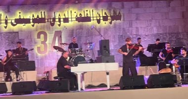 فؤاد ومنيب يتألقان بأجمل أعمالهما في حفل مهرجان القلعة