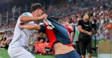 نابولي يتخطى جنوى بثنائية في الدوري الإيطالي (فيديو)