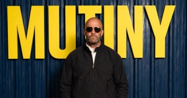 إشادة كبيرة بأداء النجم العالمى جايسون ستاثام فى فيلم Mutiny