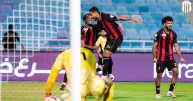 الرياض يفوز علي نيوم بهدف نظيف في الدوري السعودي .. فيديو