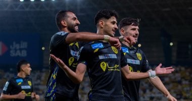 تعادل مثير في الشوط الاول من مباراة النصر ضد التعاون