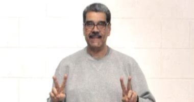 حساب رئيس فنزويلا السابق ينشر صورة من محبسه في أمريكا: صامدون وثابتون