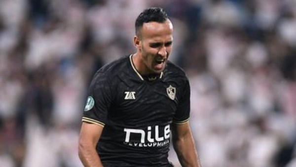 ناصر منسي على مقاعد بدلاء الزمالك أمام الاتحاد السكندري
