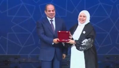 بعد تكريمها من الرئيس السيسي.. الدكتورة مروة ياسين تهدي الوسام لروح والدتها عبلة الكحلاوي