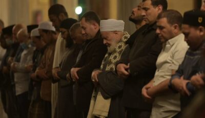 دعاء الاستفتاح في الصلاة .. الإفتاء توضح حكمه والصيغة الصحيحة