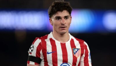 جوليان ألفاريز يطلب الرحيل إلى برشلونة.. وأتلتيكو مدريد يرفض فتح باب التفاوض