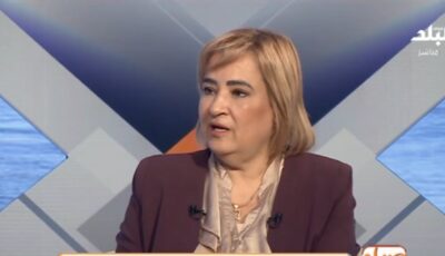 هل السوشيال ميديا سبب انتشار عقوق الوالدين؟.. أستاذ علم اجتماع تجيب