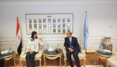 محافظ أسيوط يستقبل السفيرة نبيلة مكرم ويبحثان تعزيز التعاون مع التحالف الوطني لخدمة الأولى بالرعاية