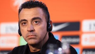 تشافي يتعهد بإعادة الفلسفة الهجومية إلى منتخب هولندا