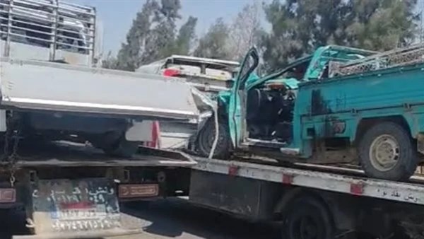 رفع آثار حادث الدواويس بالإسماعيلية وتسيير الحركة المرورية