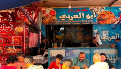 إقبال كبير على شواطئ بورسعيد وبورفؤاد وسوق الأسماك.. صور
