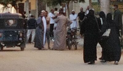 جنازة مهيبة.. الحزن يخيم عبى السنطة والأهالي يتشحون بالسواد لوداع طبيب ووالده.. فيديو