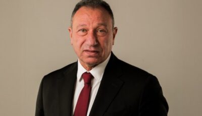 محاولات مكثفة لإقناع الخطيب بالسفر إلى إسبانيا لحضور مباراة الأهلي وبرشلونة