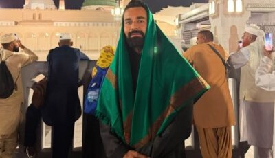 أحمد حاتم يخطف الأنظار من المسجد النبوي بصورة روحانية